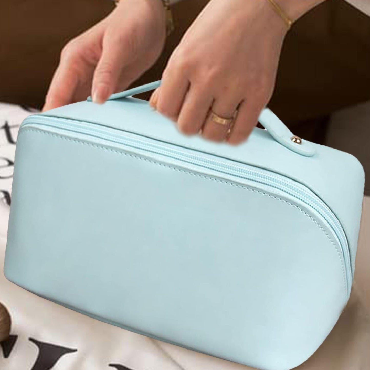 COSMETIC TRAVEL BAG (BUY 1 GET 1 FREE)
